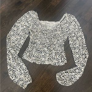 Urban Outfitters design long sleeve small